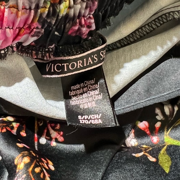 Like new - Victoria’s Secret - silky pajama pants - wide leg - flowy - Picture 6 of 6